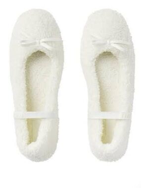 NWT $65 SKIMS Cozy Ballet Slipper in White Size 6M
